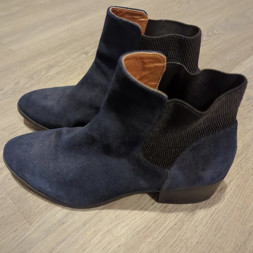 Seychelles navy and black leather booties